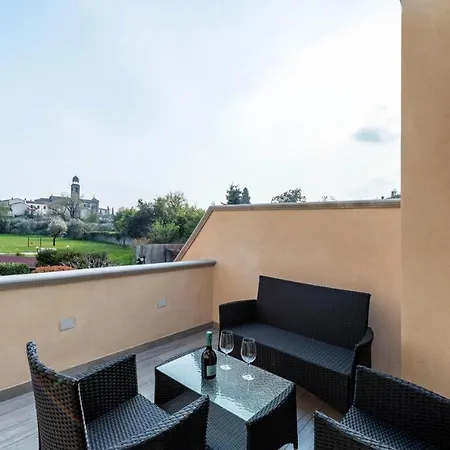 La Suggestiva Residenza Ortaia Holiday home San Felice del Benaco
